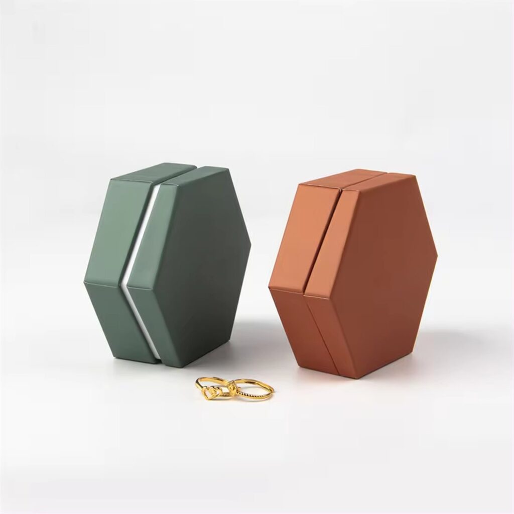 Rigid Lid and Base Ring Jewelry Box