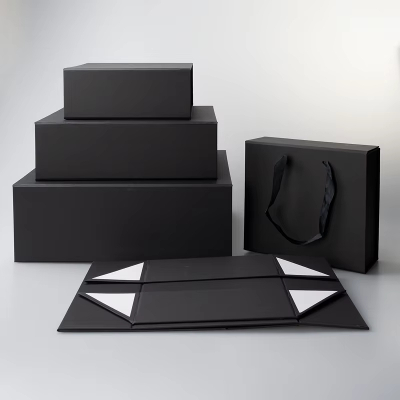 Hard gift box with lid