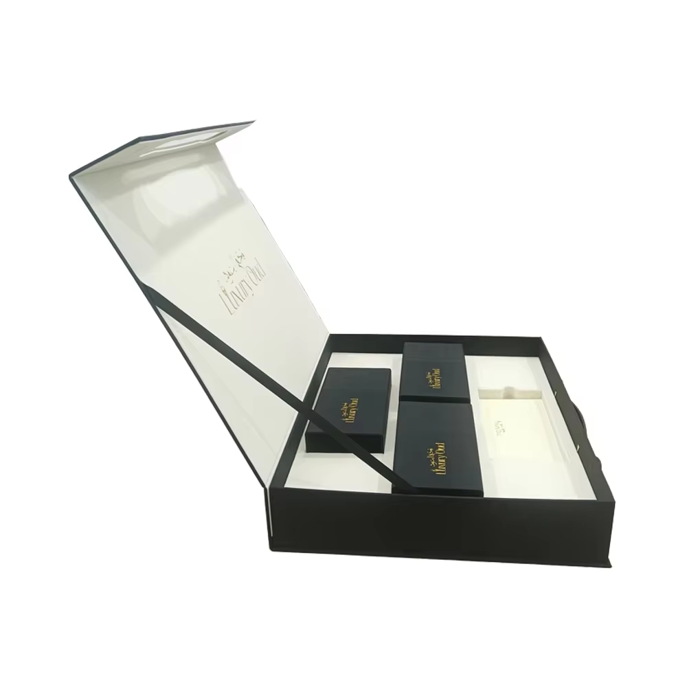Magnetic cardboard gift box