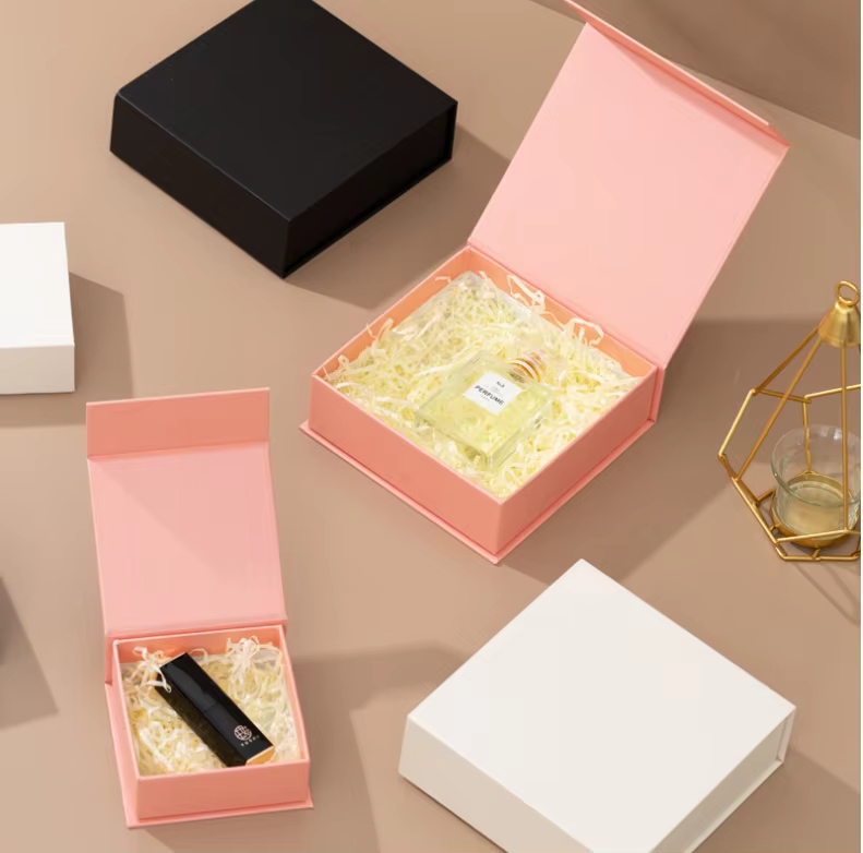 Earrings and jewelry packaging boxes