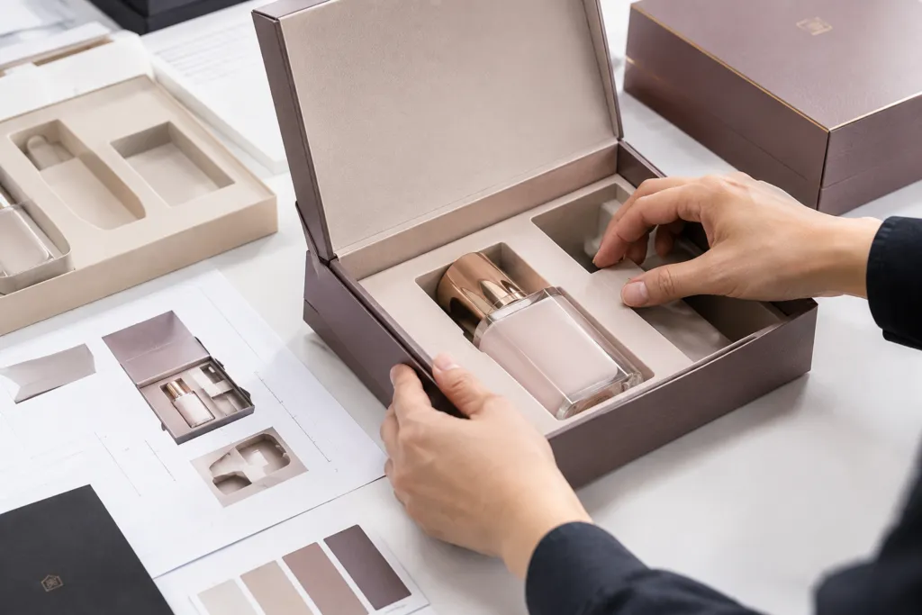 Checking product fit and insert alignment during packaging sample approval